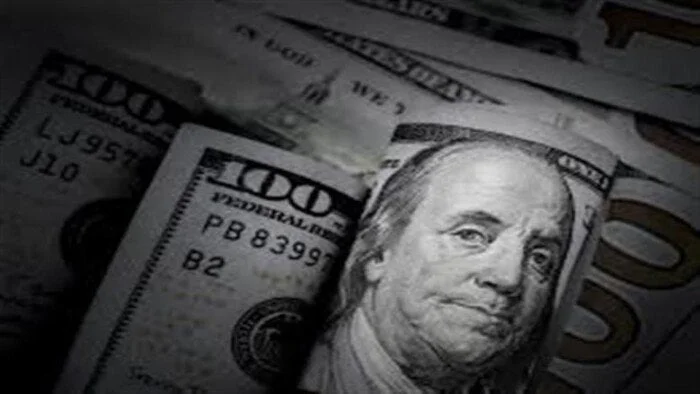 استمرار تراجع سعر الدولار في السوق المصرفية المصرية: تعرف على أحدث الأسعار