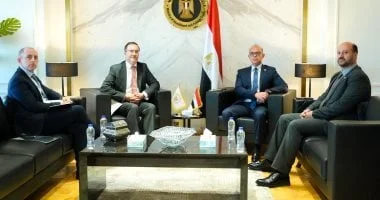 محمد فريد يبحث مع الرئيس التنفيذي لمؤسسة BII سبل تعزيز الاستثمارات في مصر