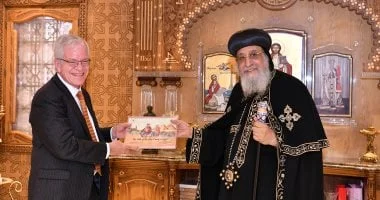 البابا تواضروس الثاني يستقبل القائم بأعمال السفارة الأمريكية في القاهرة لتعزيز العلاقات الثقافية والتاريخية بين البلدين