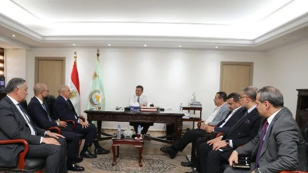 اجتماع وزير الزراعة ورئيس اتحاد الصناعات: خطوات جديدة لتعزيز مبادرة 'القرية المنتجة' ودعم التنمية الريفية