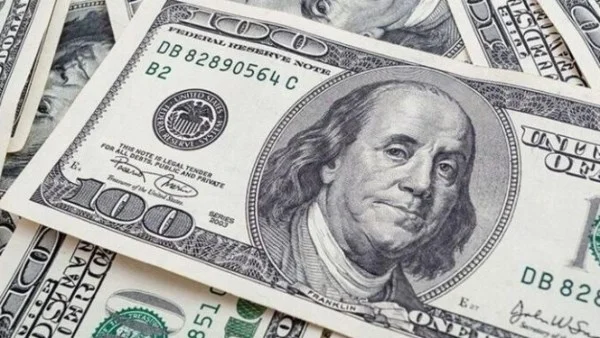 استقرار نسبي للدولار في البنوك المصرية عند مستوى 49 جنيهًا: تفاصيل الأسعار اليوم