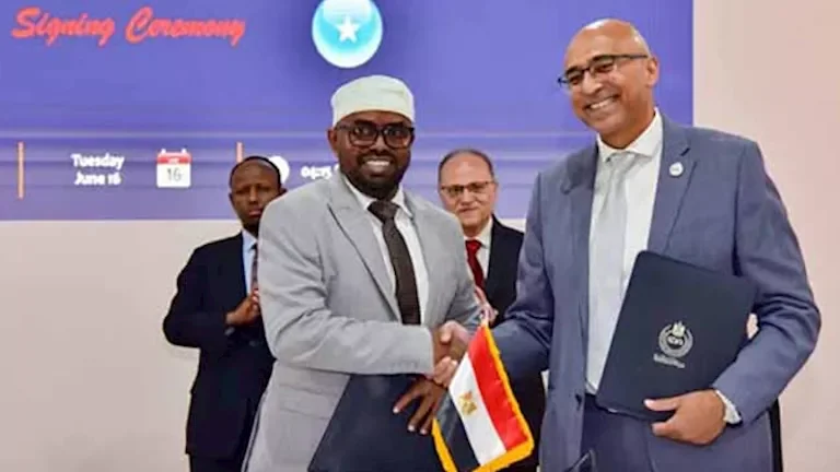 توقيع مذكرة تفاهم بين هيئة الدواء المصرية والصومالية لتعزيز التعاون في قطاع الأدوية والرعاية الصحية