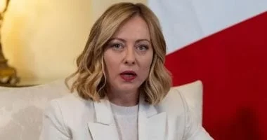 جورجيا ميلوني تثير الإعجاب في قمة السبع بإعلانها الإقلاع عن التدخين
