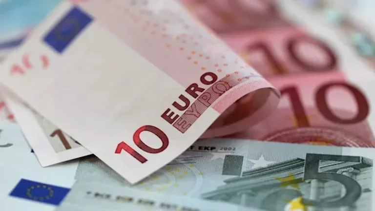 تراجع سعر اليورو أمام الجنيه في 5 بنوك خلال تداولات اليوم