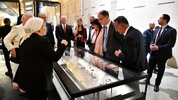 رئيس وزراء صربيا يثني على تميز عرض المتحف المصري الكبير خلال زيارته الرسمية