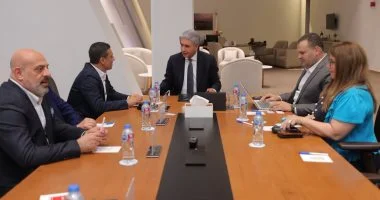 اجتماعات استراتيجية لوزير السياحة مع Anex Group وWizz Air لتعزيز التوسع في السوق المصري