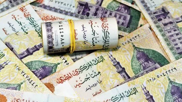 استثمر بذكاء: عوائد تصل إلى 19.82% سنويًا مع شهادات الادخار الثلاثية المتغيرة في البنوك المصرية