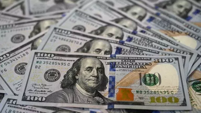 انخفاض تاريخي: الدولار يتراجع دون 50 جنيها للمرة الأولى منذ 3 أشهر ونصف