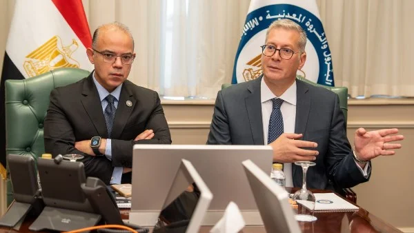 لجنة مشتركة بين وزارتي البترول والاستثمار لدعم وتمويل مشروعات القطاع الحيوية في مصر