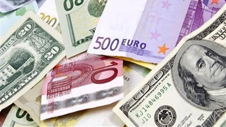 تراجع ملحوظ في أسعار العملات العربية والأجنبية مقابل الجنيه المصري في ختام تعاملات الأربعاء
