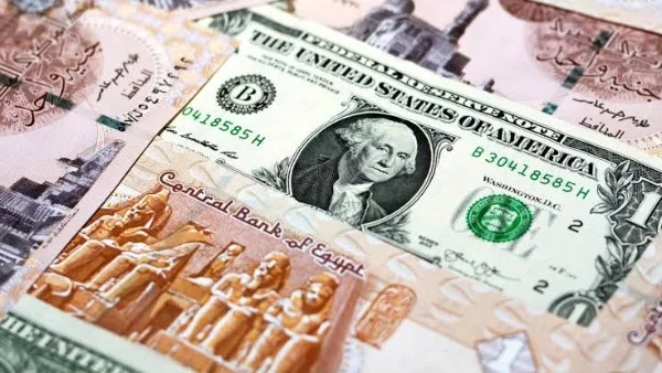 تعافي الجنيه المصري أمام الدولار: ارتفاع احتياطي النقد الأجنبي وتحويلات المصريين بالخارج تعزز الاقتصاد