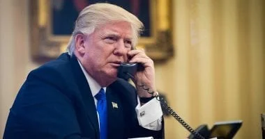سيناتور أمريكي يهاجم اتفاق ترامب مع إيران: لم يحد من طموحاتها النووية بل زاد من تهديداتها