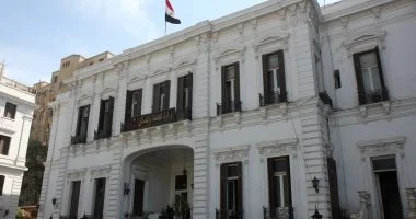 البرلمان المصري يحدد نسبة العمالة الأجنبية في المنشآت الصحية لضمان جودة الخدمات