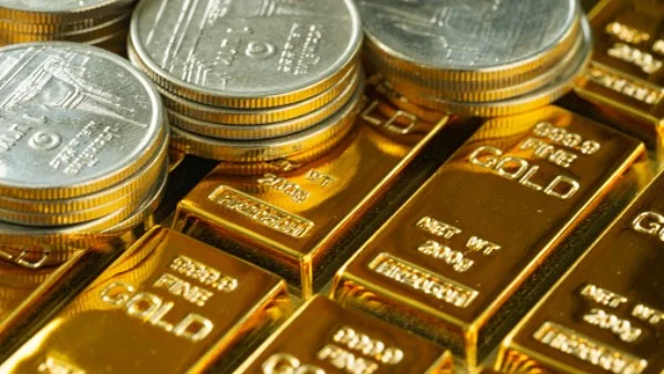 أسعار الذهب تتراجع 60 جنيهًا في مصر مع استمرار الضغوط العالمية على المعدن النفيس
