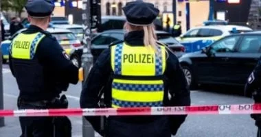 مأساة في ألمانيا: وفاة طفلة بعد نسيانها داخل سيارة في حرارة تصل إلى 50 درجة مئوية والشرطة تفتح تحقيقًا
