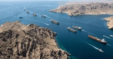 عبور ناقلات الغاز والنفط عبر مضيق هرمز ينذر بعودة الاستقرار في أسواق الطاقة بعد التفاهم الأمريكي الإيراني