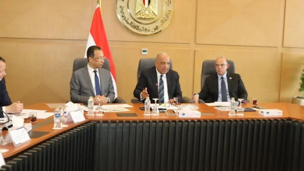 اجتماع وزاري في العاصمة الإدارية لوضع استراتيجية وطنية لصناعة مراكز البيانات وتعزيز الطاقة المتجددة