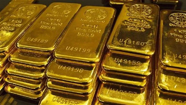 أسعار الذهب ترتفع محليًا وعالميًا رغم تحديات الفائدة الأمريكية