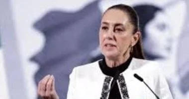 رئيسة المكسيك تدعو لتقنين استخدام الهواتف للأطفال وتحذر من مخاطر الاستخدام الليلي