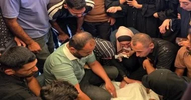 قصف إسرائيلي يجلب الموت لثلاثة فلسطينيين ويصيب آخرين غرب غزة وسط تصاعد التوترات
