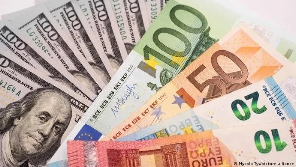 استقرار أسعار العملات الأجنبية: الدولار عند 49.84 جنيه واليورو يسجل 57.81 جنيه