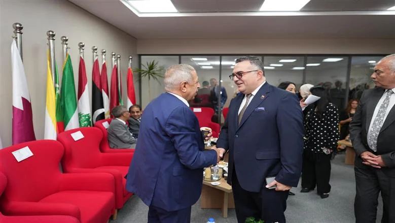 البورصة المصرية تطلق مبادرة تدريبية لأوائل خريجي الجامعات لتعزيز جاهزيتهم لسوق العمل