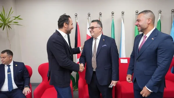 البورصة المصرية تطلق مبادرة جديدة لدعم أوائل خريجي الجامعات في جميع المحافظات بتدريب عملي متميز