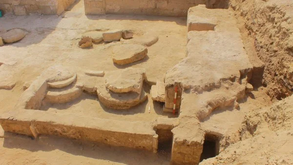 اكتشافات أثرية جديدة تعيد إحياء معبد القصر القديم في الواحات البحرية