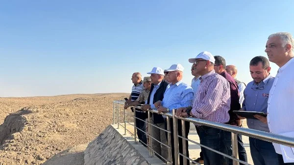وزيرا النقل والكهرباء يزوران جبل سحابة وعتاقة لتعزيز مشروعات الطاقة المتجددة في مصر