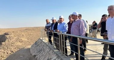 وزيرا النقل والكهرباء يزوران مشروعات طاقة الرياح بجبل سحابة وعتاقة لتعزيز الاستدامة البيئية