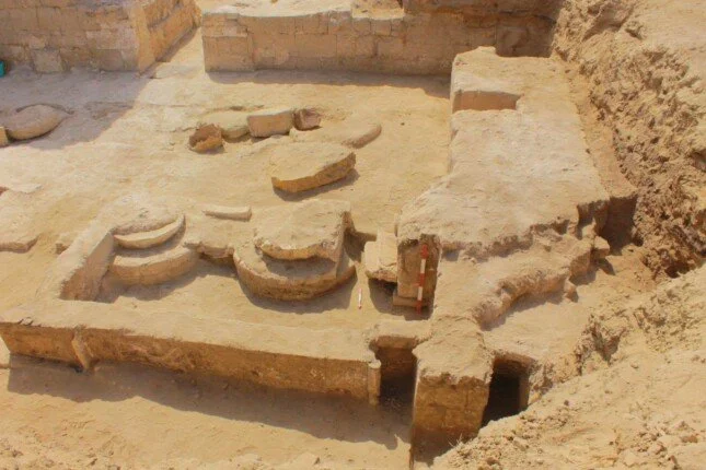 اكتشاف عناصر معمارية جديدة تعزز فهم الحضارة المصرية القديمة في معبد القصر القديم بالواحات البحرية