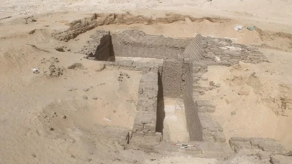 اكتشافات جديدة في جبل الطير بالمنيا تعيد إحياء تاريخ العمارة الجنائزية في مصر القديمة
