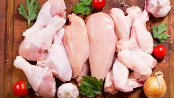 تراجع أسعار البيض والدواجن واللحوم في الأسواق المحلية: انخفاض ملحوظ ينعكس على السلع الغذائية