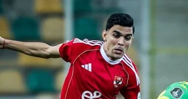 الأهلي يؤكد استمرارية بن شرقي بتفعيل الموسم الثالث في عقده