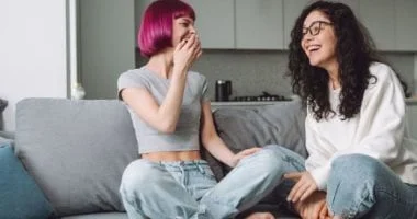 6 أبراج فلكية تعاني من صعوبة كتمان الأسرار: هل أحدها من بين أصدقائك؟