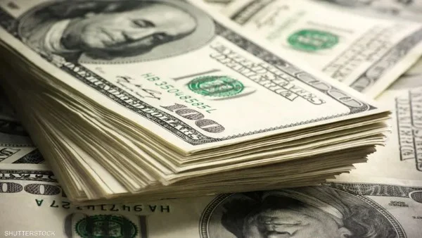 استقرار سعر الدولار أمام الجنيه المصري عند 49.77 جنيه في أول يوم عمل للبنوك بعد العطلة