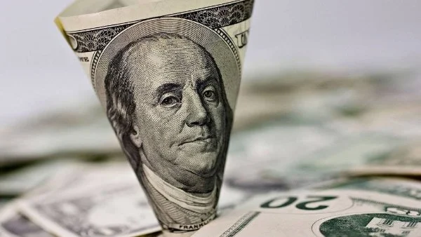استقرار سعر الدولار عند 50.18 جنيه في بداية تعاملات البنوك المصرية