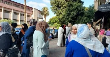 طلاب الثانوية العامة يبدأون امتحان التربية الدينية بنجاح يتطلب 70%