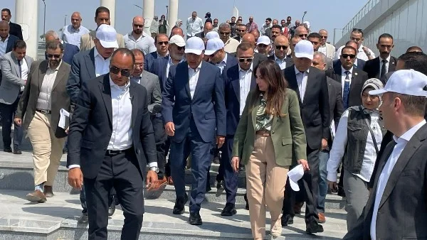 مدبولي يتفقد تقدم مشروع تلال الفسطاط ويشيد بتحويل مصر القديمة إلى وجهة ثقافية وسياحية
