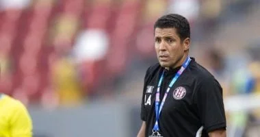 الأهلي يكشف تفاصيل تعاقده مع الحسين عموتة: رواتب الجهاز الفني الجديد والمستقبل المنتظر