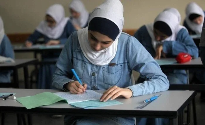 طلاب الثانوية العامة 2026: مراجعة إجابات امتحان الدين تزامنًا مع بدء الامتحانات