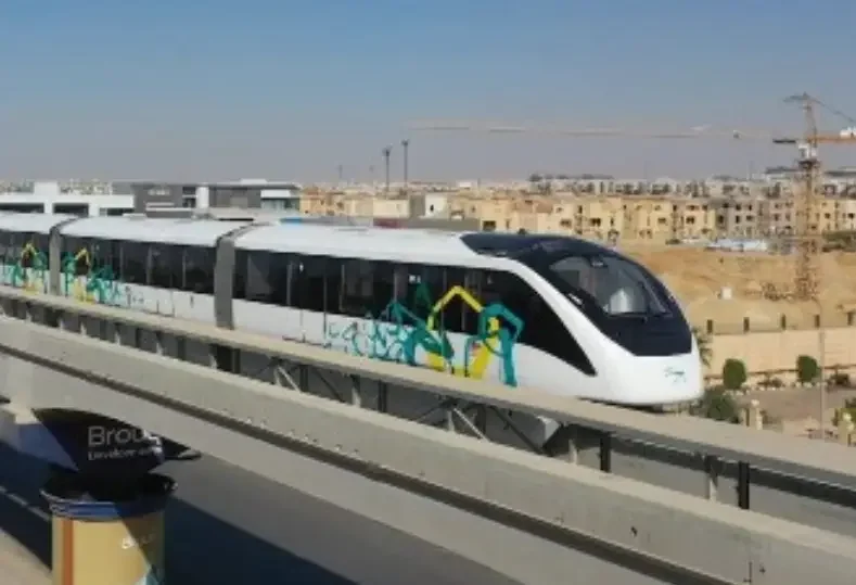 رحلة مشجعين مبتكرة: المونوريل يربط الجماهير بمنطقة EFZ في العاصمة الإدارية لمتابعة كأس العالم 2026