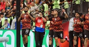 جماهير مصر تحتفل بحرارة بلاعبي المنتخب قبل مواجهة نيوزيلندا في كأس العالم 2026 – فيديو وصور
