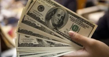 استقرار سعر الدولار عند 49.80 جنيه في البنوك الكبرى اليوم: ماذا يعني ذلك للاقتصاد المصري؟