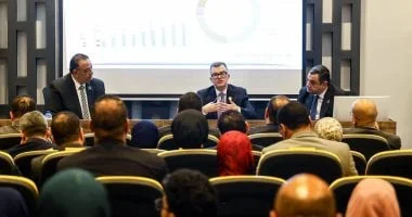 وزير التخطيط يؤكد ضرورة تطوير خطة تنمية اقتصادية تتماشى مع التحديات العالمية الراهنة