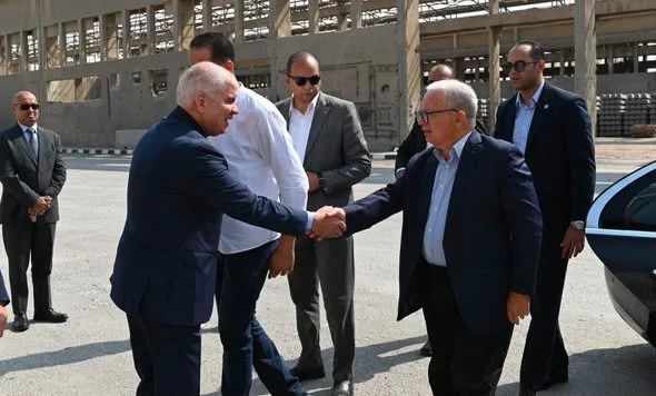 نائب رئيس الوزراء يزور شركة «سيجوارت» الرائدة في إنتاج الفلنكات الخرسانية لتعزيز البنية التحتية المصرية