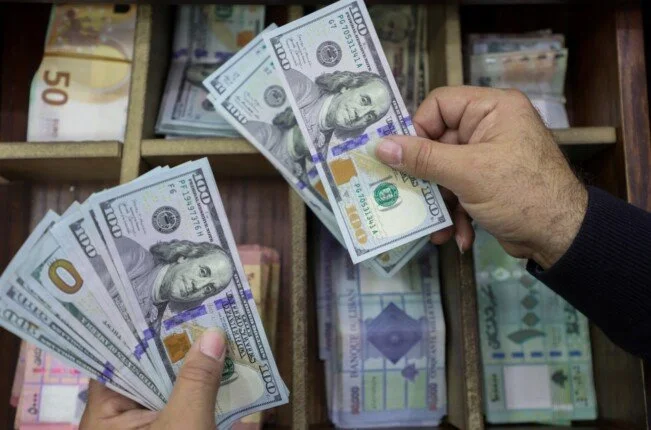 استقرار سعر الدولار مقابل الجنيه المصري في ختام تعاملات اليوم: تفاصيل الأسعار في البنوك المختلفة