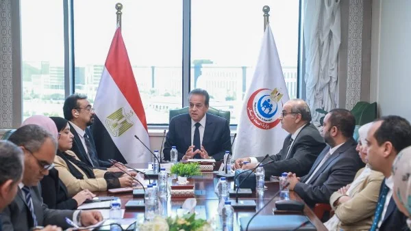 اجتماع وزير الصحة لمتابعة إنشاء مجمع تصنيع الأجهزة التعويضية: خطوة نحو تحسين حياة ذوي الاحتياجات الخاصة