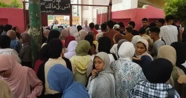 وزارة التعليم تحدد بدء دخول طلاب الثانوية العامة للجان الامتحانات في الساعة 8:15 صباحًا