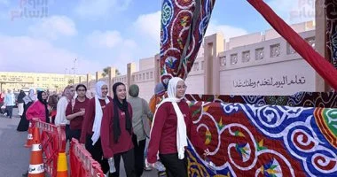 مدرسة الشيخ زايد الثانوية للبنات تستقبل الطالبات لأداء امتحان اللغة الأجنبية الثانية وسط أجواء منظمة
